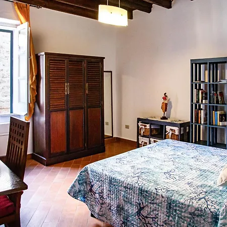 Casa Del Bisbe 阿尔盖罗