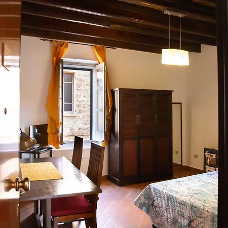 Casa Del Bisbe 阿尔盖罗